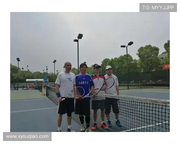 重庆网球队团队协作引发热议网球界对其表现的争议与反思